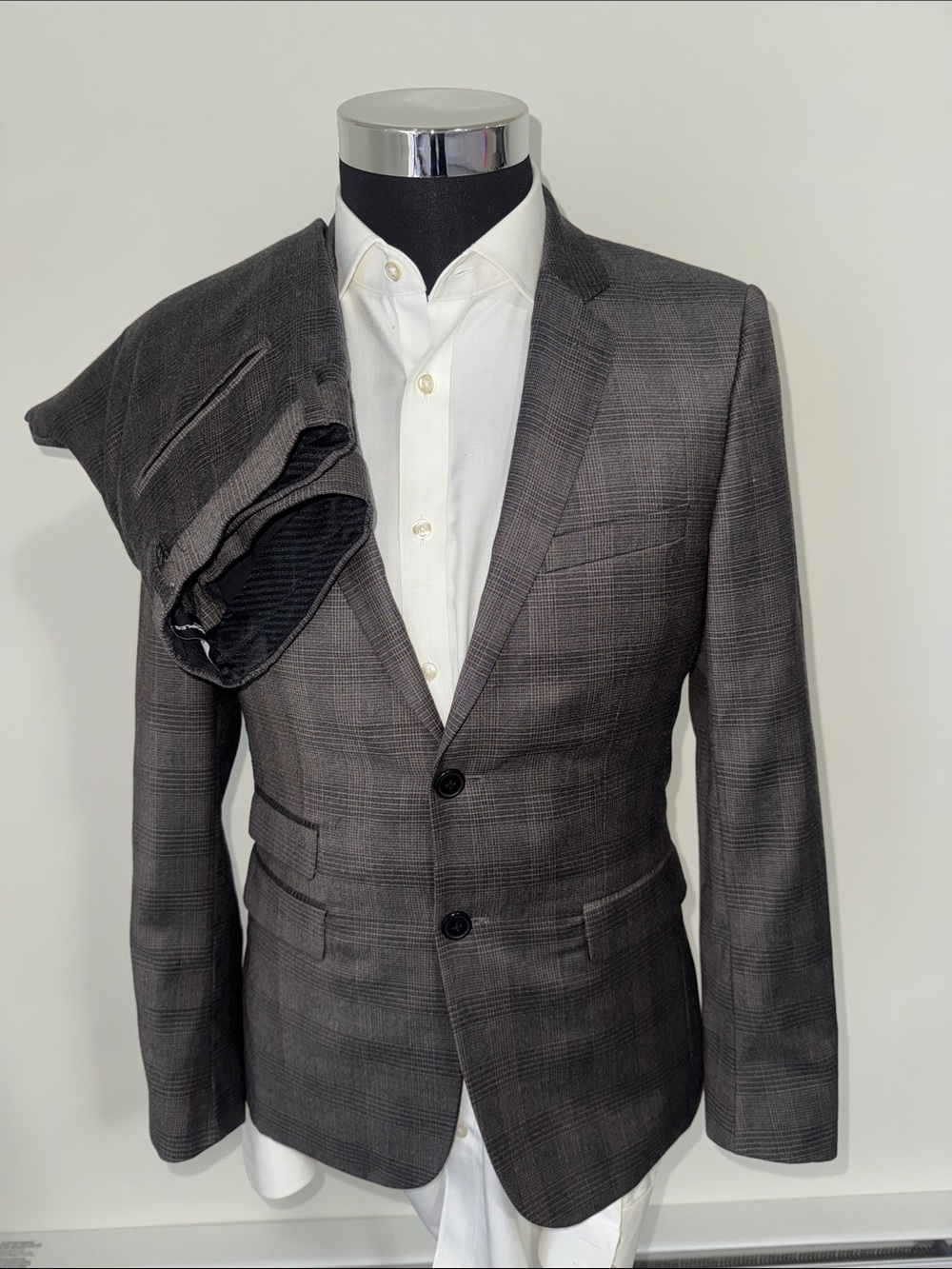 The Kooples mens 36R grey brown plaid 100% wool 2-button suit w/ trousers EUC